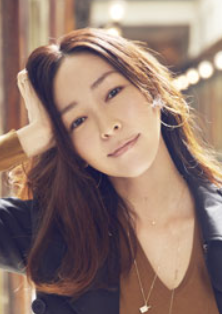 麻生 久美子:漆原冴子 役