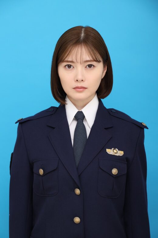 白石 麻衣(しらいし まい):鐘羅路子 役