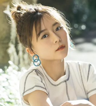 水瀬いのり：スマートウォッチの声・ルナ 役