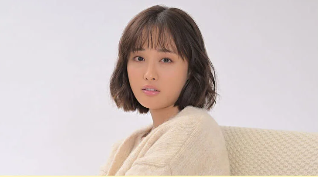 大友花恋：白鳥萌 役