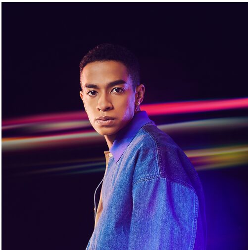 草間 リチャード敬太(くさま リチャード けいた)：十四松 役