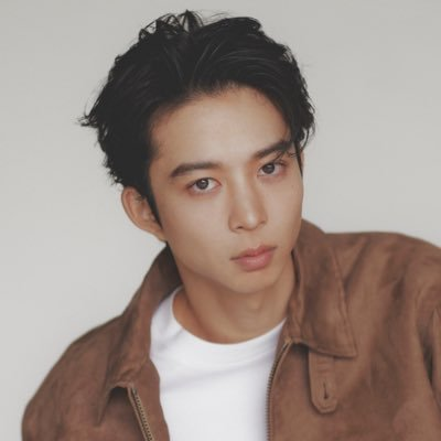 鈴木仁(すずき じん)：役名は未公開
