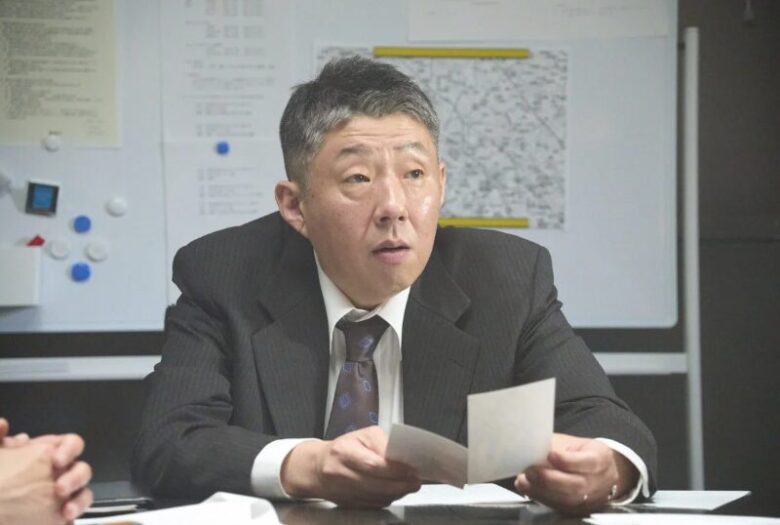 荒川 良々:桑原 栄二(くわばら えいじ)役