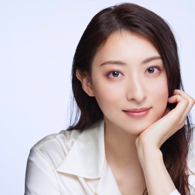 珠城 りょう(たまき りょう):間山 千夏 役