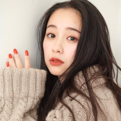 堀田 真由(ほった まゆ):七瀬紫陽 役