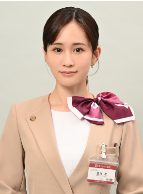 前田 敦子(まえだ あつこ):成宮 忍 役