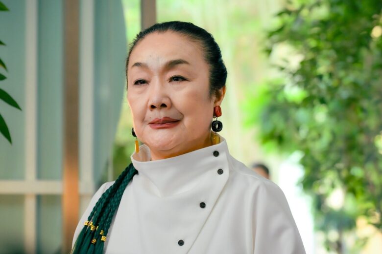 白石 加代子(しらいし かよこ):門戸鞠子 役