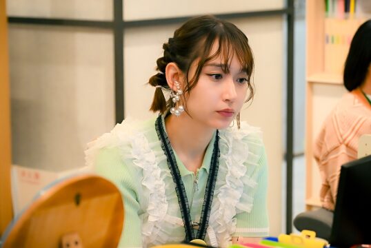 白本 彩奈(しらもと あやな):川崎玲奈 役